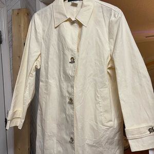 Harve Bernard trench with toggle closures up the front and on the sleeves. 12